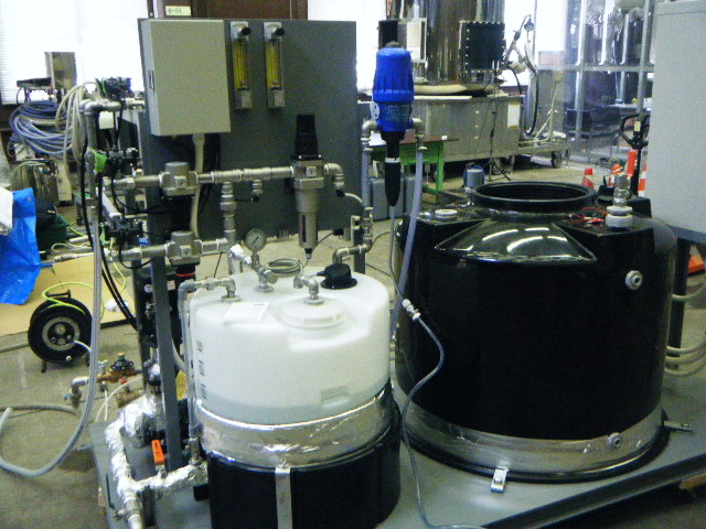 樹脂成型工場の消臭剤スプレーシステム設備
